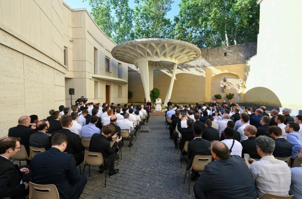 Papa Leone Xiv Ai Seminaristi