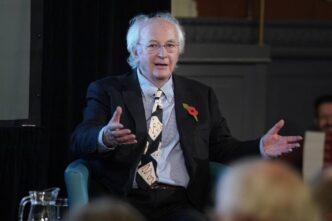 Philip Pullman Annuncia Le28099Usci