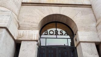 Piazza Affari Apre In Rialzo C