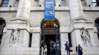Piazza Affari Debole Nella Pri