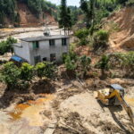 Piogge Record Nel Guizhou Costringono Oltre 80.000 Persone A Lasciare Le Proprie Case Tra Crolli E Soccorsi