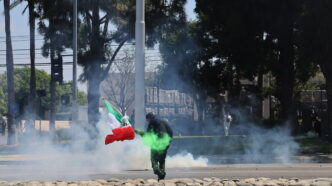 Polizia Di Los Angeles Usa Gas