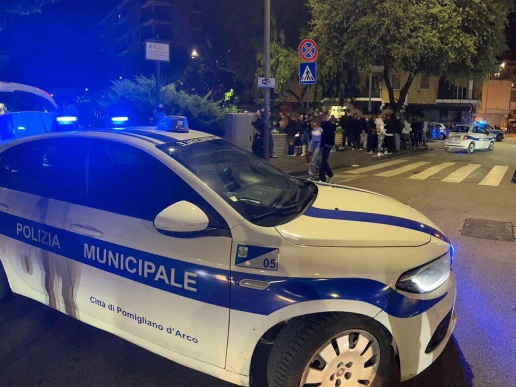 Pomigliano De28099Arco2C La Polizia