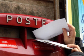 Poste Italiane Riprende Un Pos