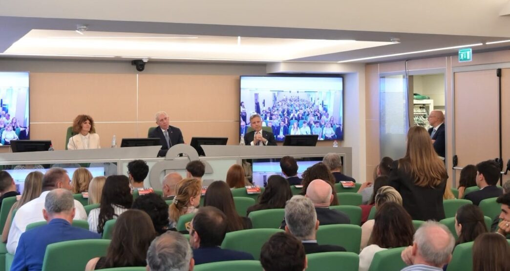 Premi Allo Studio Per 154 Giov