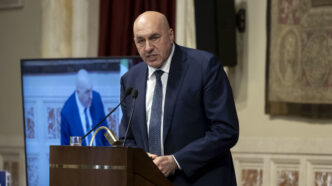 Quasi La Metc3A0 Degli Italiani D