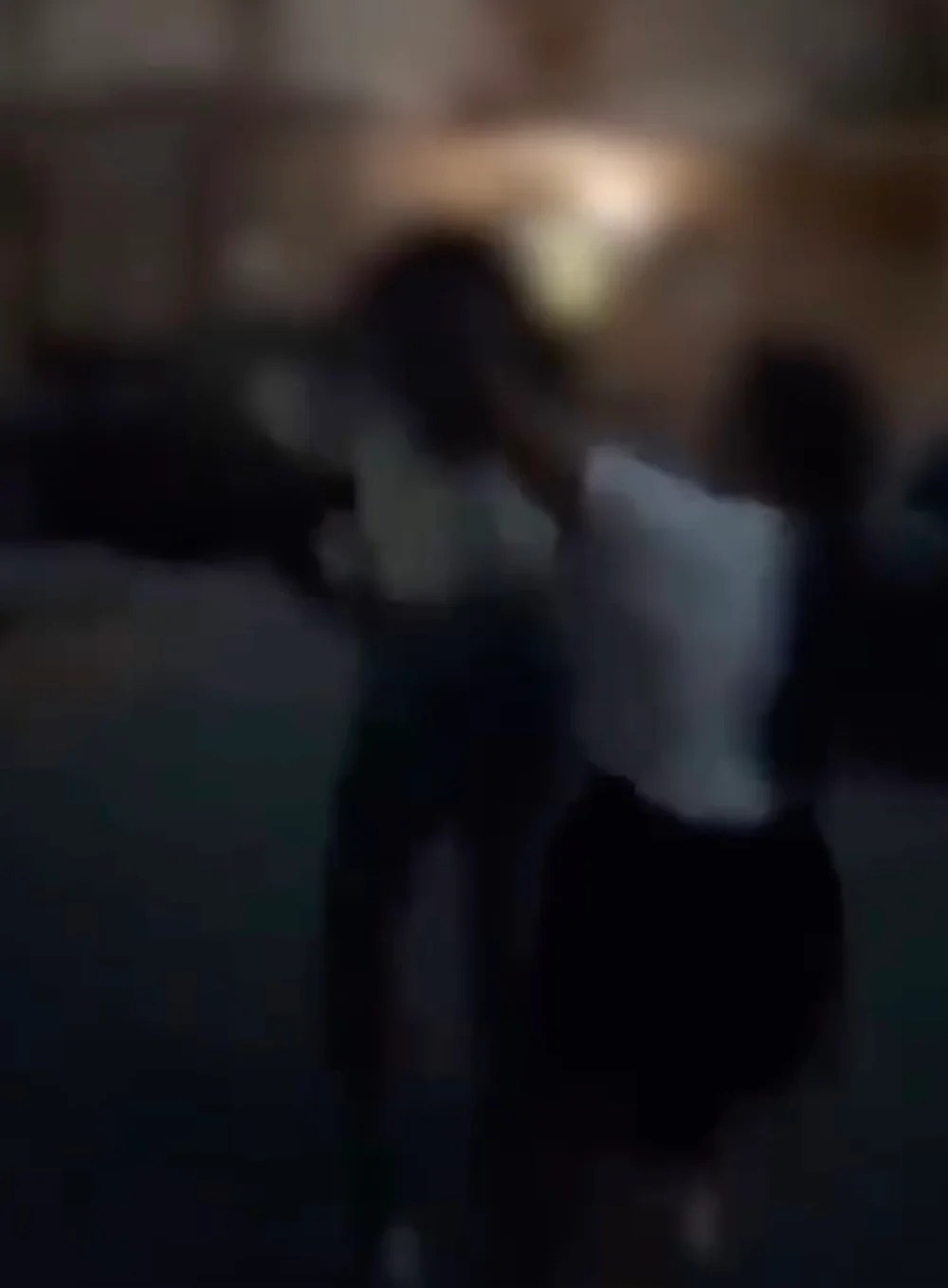 Ragazzina Aggredita E Filmata