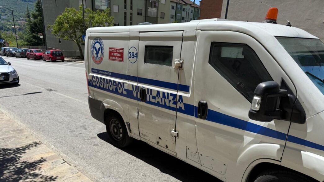 Rapina A Una Guardia Giurata D