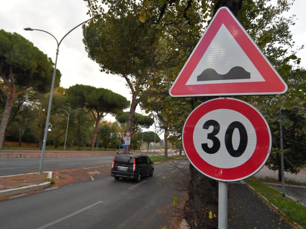 Roma Dimezza I Limiti Di Veloc