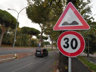 Roma Dimezza I Limiti Di Veloc