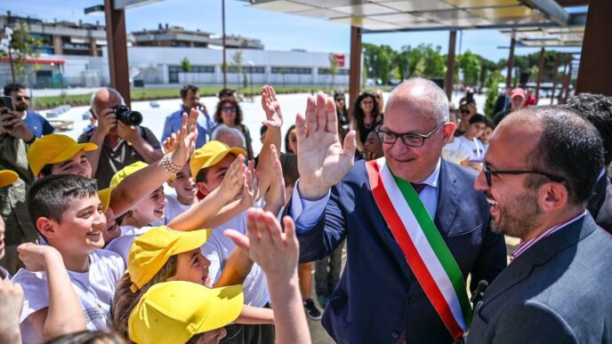 Roma Tra Rinascita Urbana E Fa