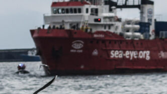 Sbarco Di 61 Migranti A Pozzal