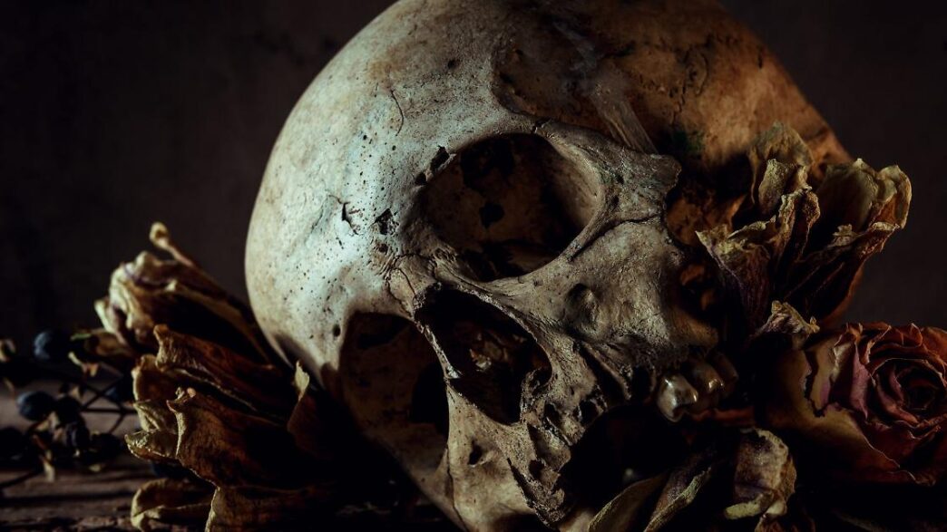 Scandalo Nella Casa Funeraria