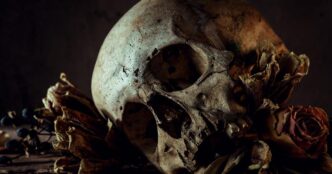 Scandalo Nella Casa Funeraria