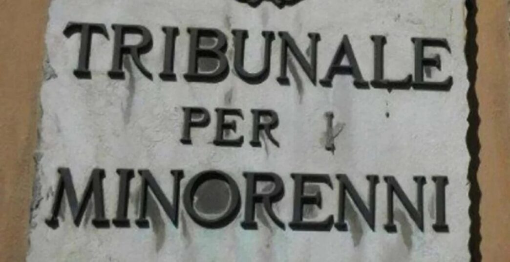 Scippo A Napoli In Via Galileo