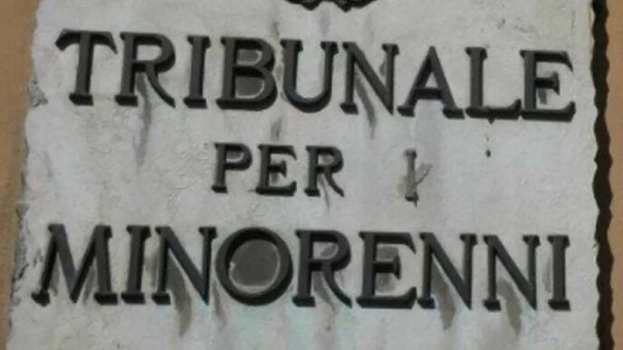 Scippo A Napoli In Via Galileo