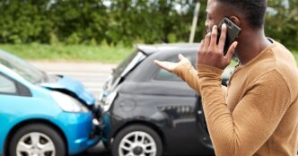Scontro Tra Due Auto A Stupini
