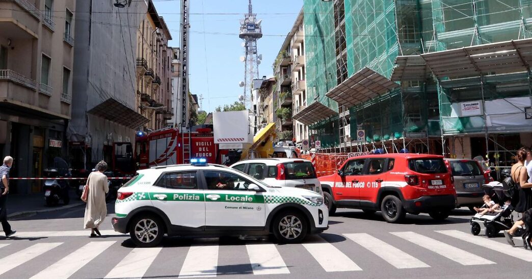 Scontro Tra Due Auto A Torino 1