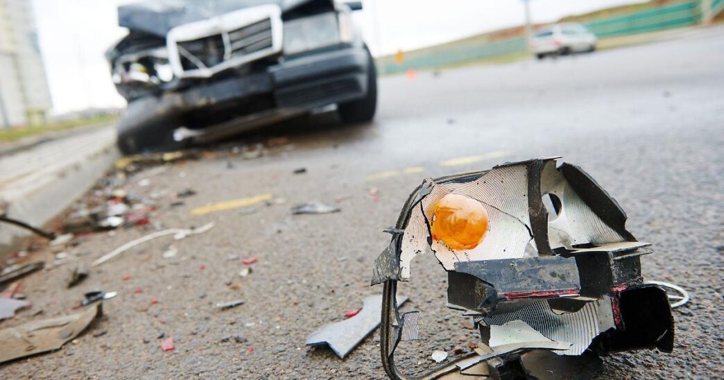 Scontro Tra Due Auto A Torino