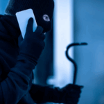 Formia Furto Notturno: Vetrina Sfondata Con Un Tombino, In Fuga Con Occhiali Firmati
