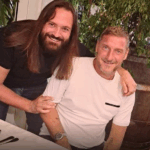 Totti E Il Chitarrista Di Vasco Rossi Avvistati A Terracina: Cena Vip All’hostaria Del Vicoletto