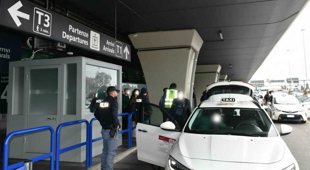 Sei Tassisti Delle28099Aeroporto Di