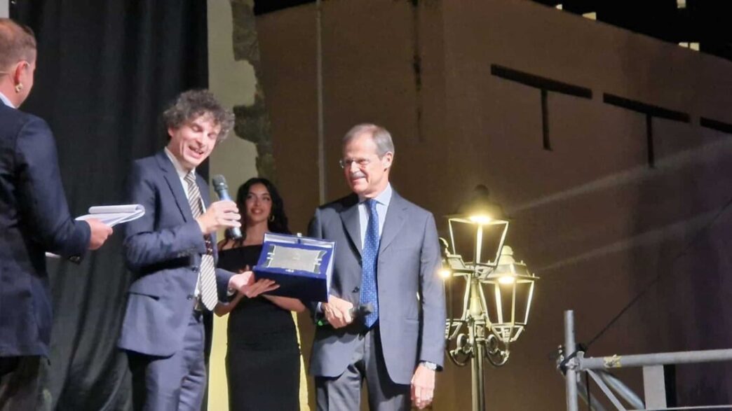 Si C3A8 Chiusa Con I Premi In Pia