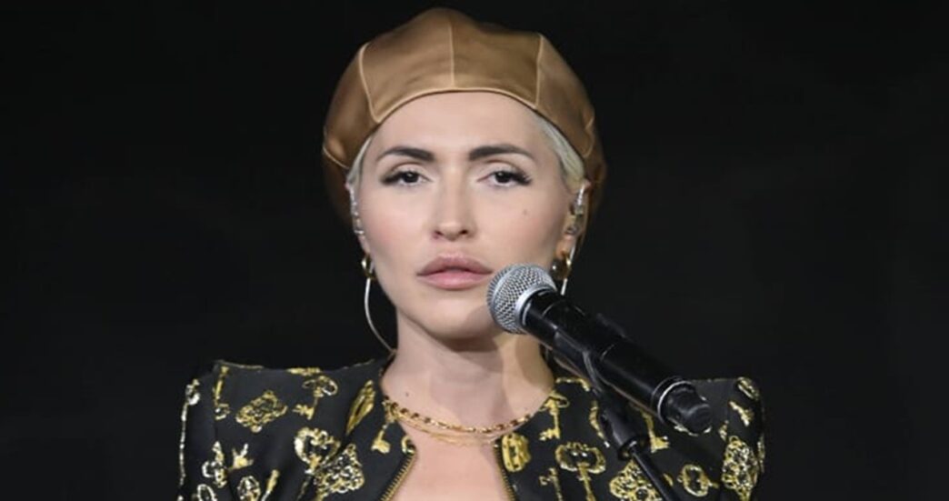 Simona Ventura E La Bordata Di