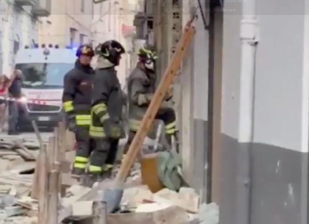 Soccorsi A Napoli Dopo Esplosi