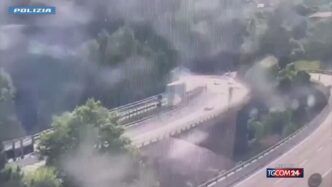Soccorso Sulla A233A Due Tir Vi