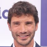 Stefano De Martino È Single Per Legittima Difesa: Cosa Ha Detto Il Conduttore Ad Affari Tuoi