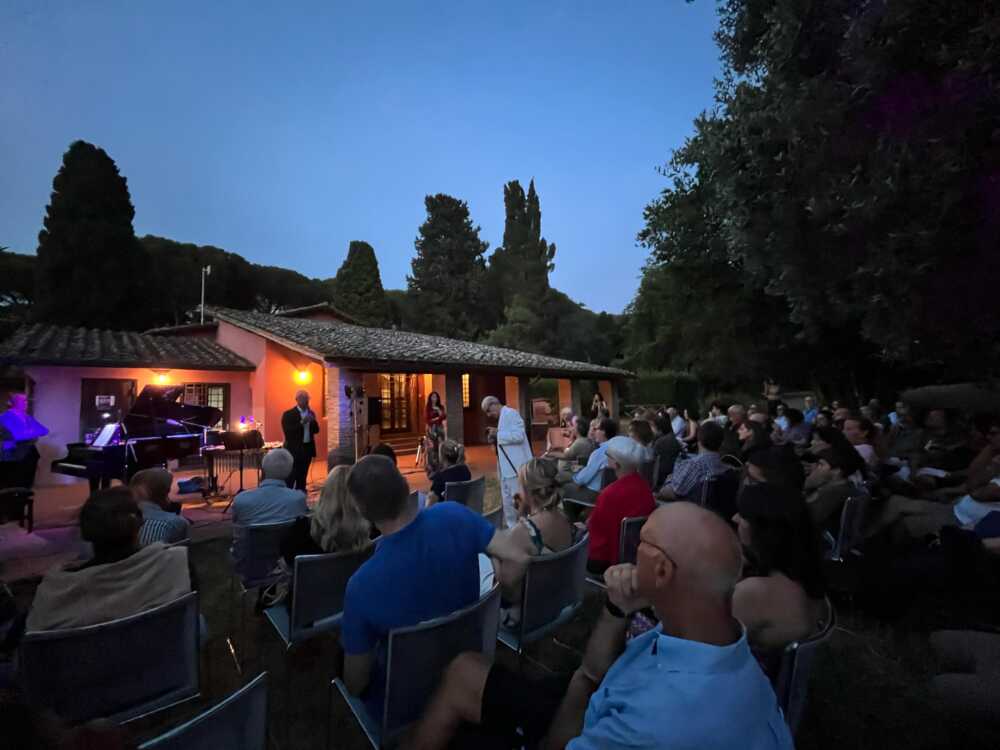 Successo E Pubblico Numeroso A