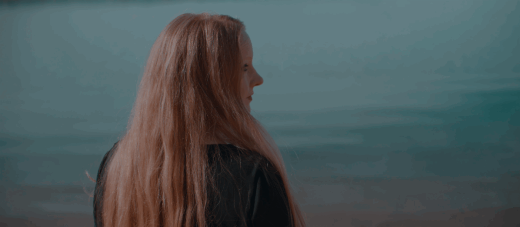 Talia Hoit Pubblica Il Lyric V