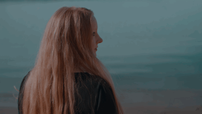 Talia Hoit Pubblica Il Lyric V