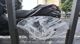Targa Danneggiata A Napoli2C Mo