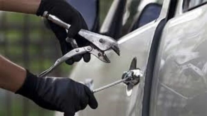 Tentato Furto De28099Auto E Possess