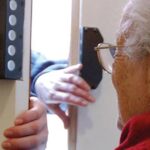Truffatori Con Giubbotti Da Tecnici Idrico Derubano Un Condominio A Crescentino Spacciandosi Per Operatori Sanitari