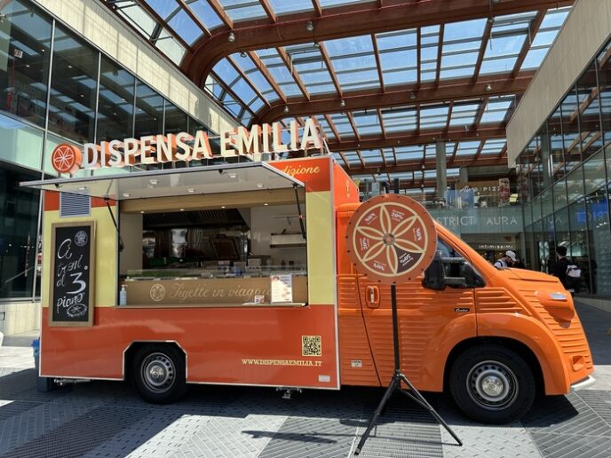 Un Food Truck Di Dispensa Emil