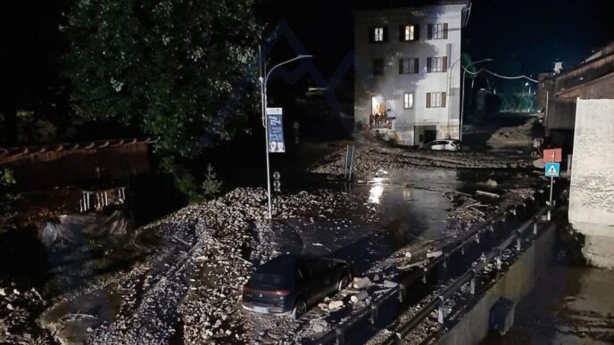 Una Frana Di Fango E Detriti I