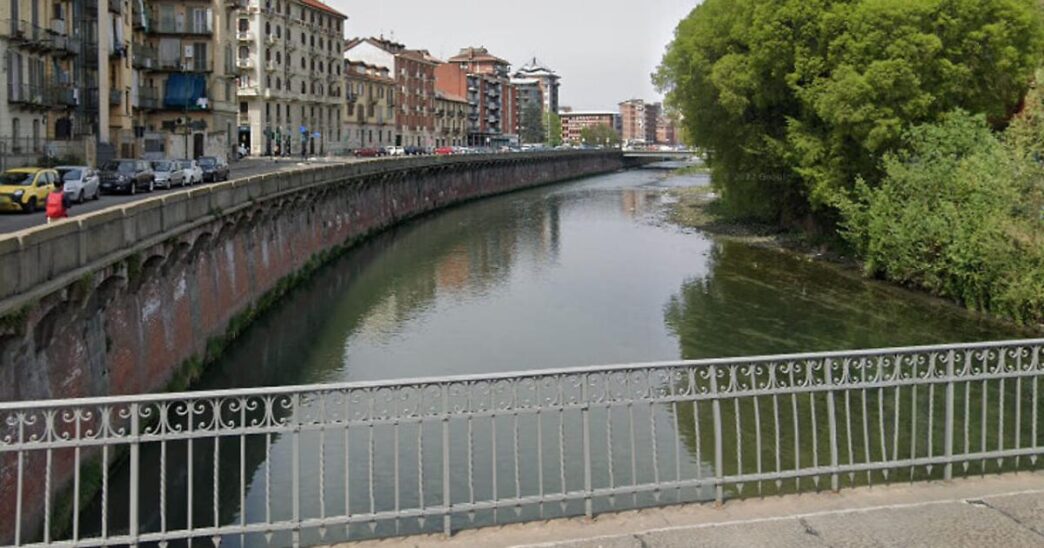 Una Giovane Salvata Sul Ponte