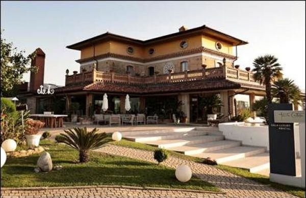 Una Italian Hospitality Debutt