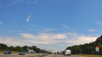 Una Palla Di Fuoco Attraversa