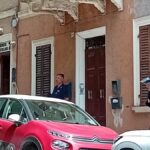Uomo Armato Di Coltello Protesta In Stabile A Roma Tra Minacce E Evacuazioni Nel Quartiere