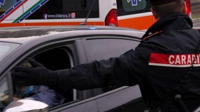 Uomo E Donna Caduti Da Terrazz