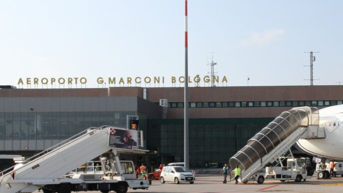 Uomo Espulso Evade Polizia E D
