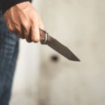 Uomo In Stato Di Agitazione A San Mauro Torinese Crea Allarme Con Coltello, Intervengono Carabinieri E Polizia Locale