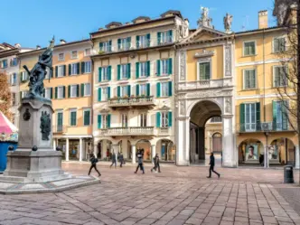 Varese Lancia Un Bando Con 6.0