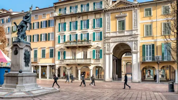 Varese Lancia Un Bando Con 6.0