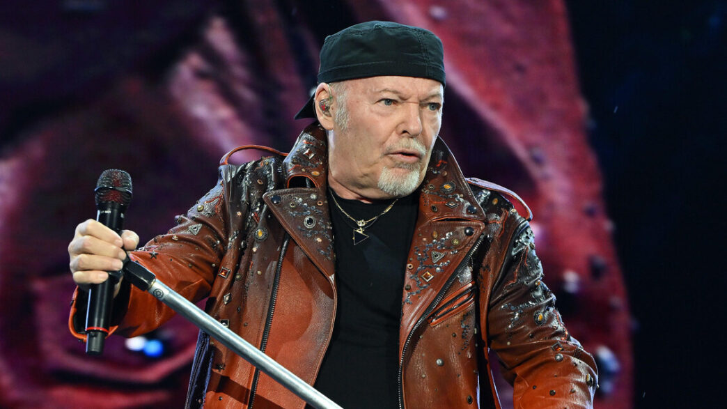 Vasco Rossi Contro La Guerra E
