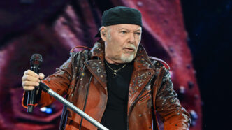 Vasco Rossi Contro La Guerra E